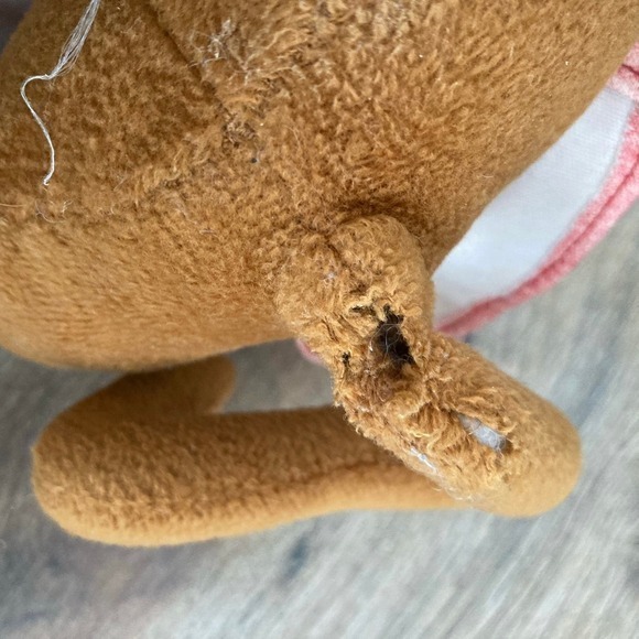 Vintage 1998 Scooby-Doo Plush 13in Brown Dog Red Raincoat Cartoon Network Rare - Picture 9 of 16